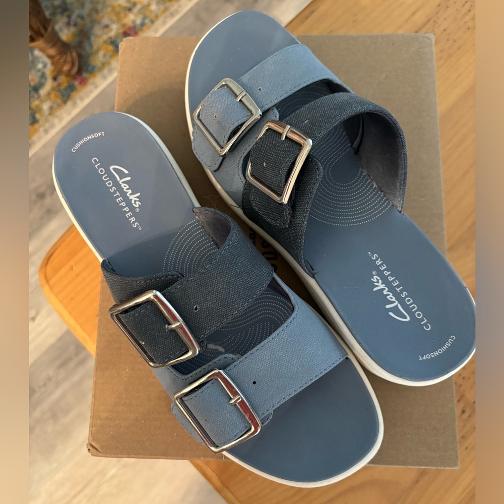 EUC!! CLARKS CLOUD STEPPERS - WORN ONE TIME